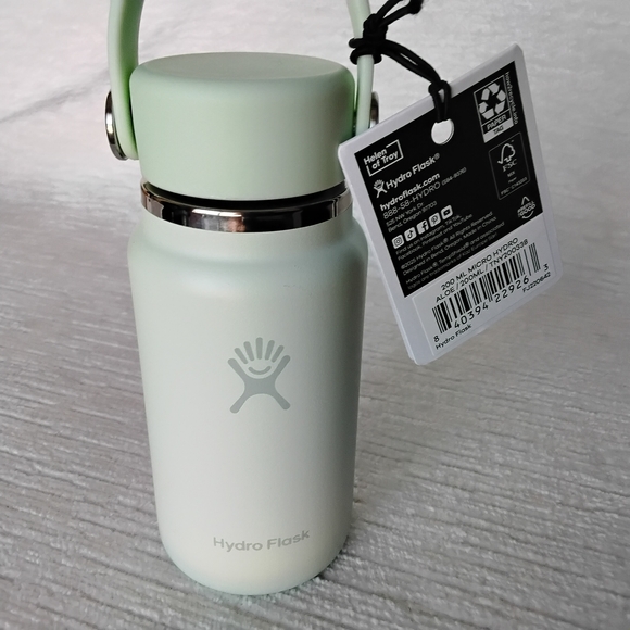 Hydro Flask Pastel Green Bottle with Handle - Picture 5 of 11